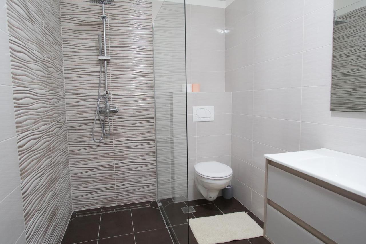 Arena Apartment With 3 Bedrooms In The City Center بولا المظهر الخارجي الصورة