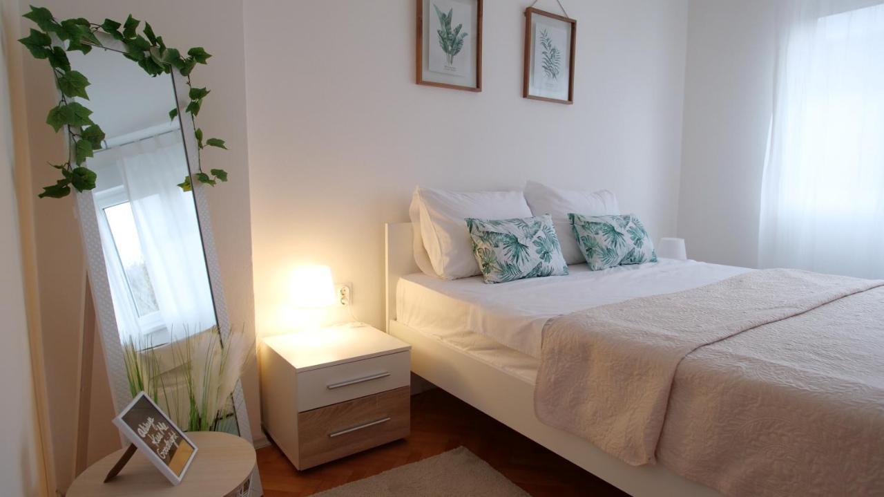 Arena Apartment With 3 Bedrooms In The City Center بولا المظهر الخارجي الصورة