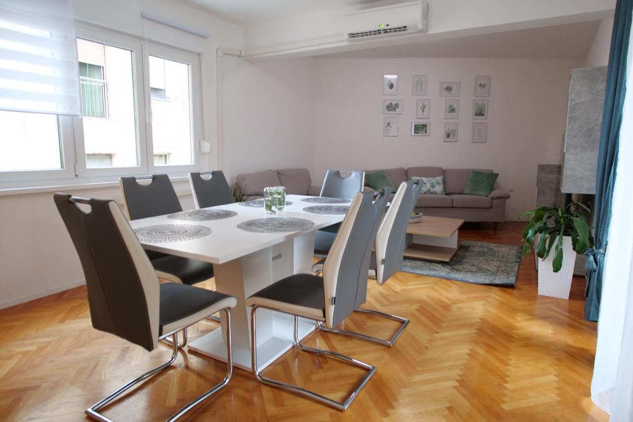 Arena Apartment With 3 Bedrooms In The City Center بولا المظهر الخارجي الصورة